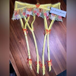 for Love & Lemons garter belt 🔥 yellow with cherry lace 🔥 NWT 🔥 extra small